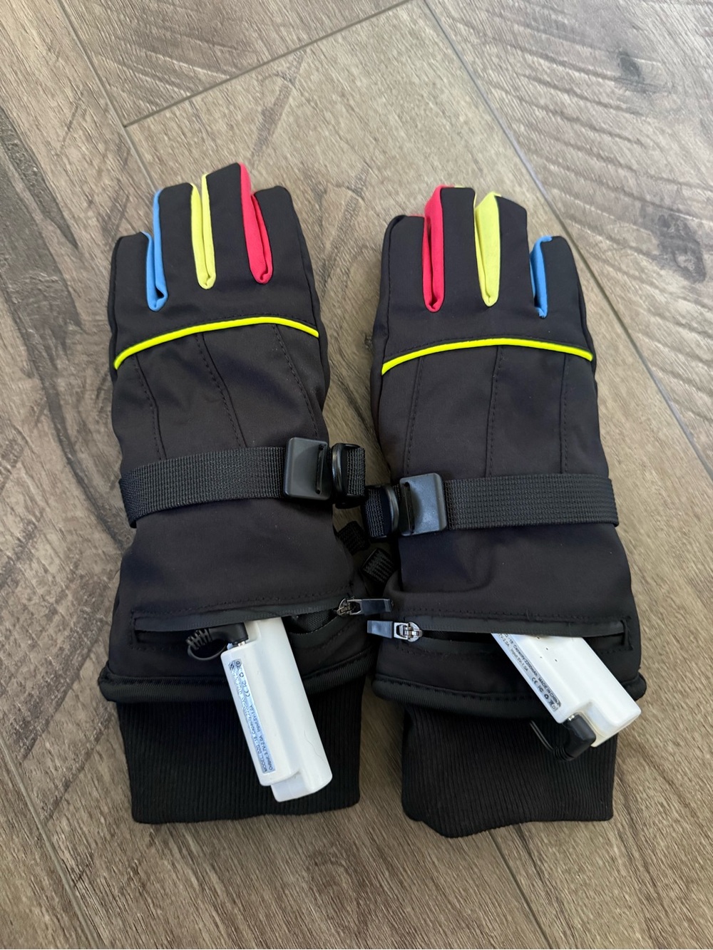 Kids Heated Gloves with Neon Accent
